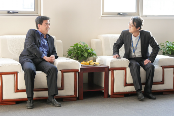 171103 山東理工大學領(lǐng)導(dǎo)訪問藍鷗科技并簽署重要合作協(xié)議955.png